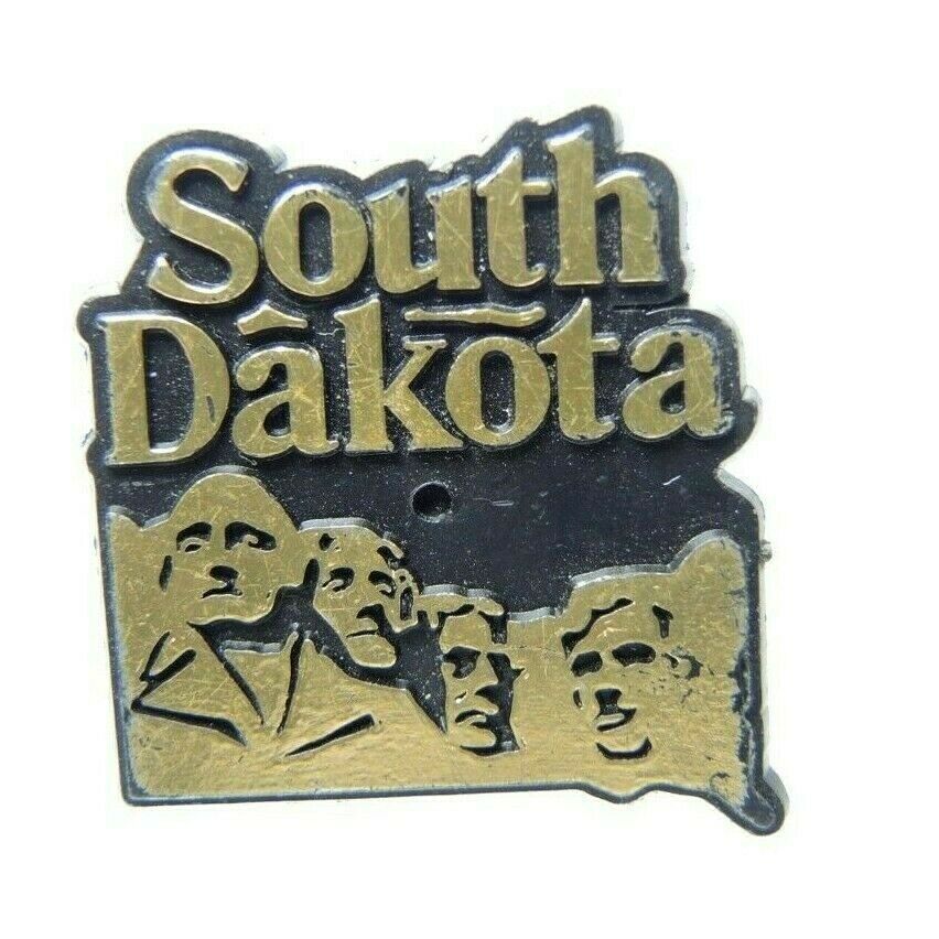 South Dakota Mount Rushmore National Memorial Plastic Souvenir Lapel Pin - Fazoom